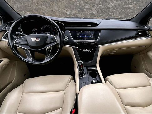 Used 2019 Cadillac XT5 AWD image 14