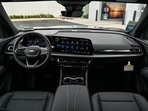 New 2026 Chevrolet Traverse LT w/ Driver Confidence Package AWD/4WD image 14