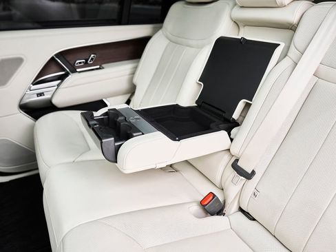 Used 2024 Land Rover Range Rover Long Wheelbase SE image 65