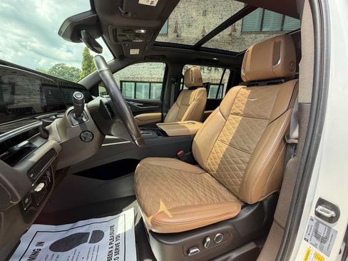 Used 2021 Cadillac Escalade ESV Sport RWD image 11
