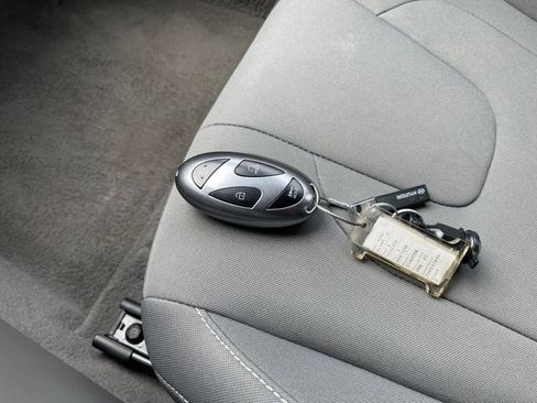 Used 2025 Hyundai Elantra SEL image 21