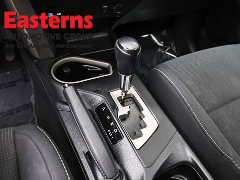 Used 2018 Toyota RAV4 XLE AWD/4WD image 13