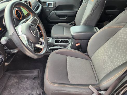 Used 2023 Jeep Gladiator Mojave image 13