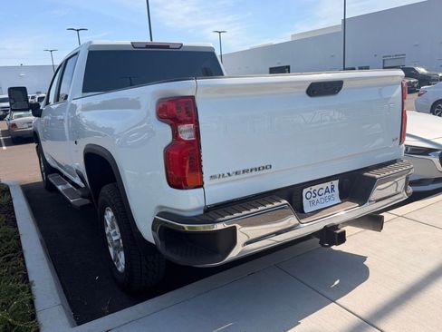 Used 2024 Chevrolet Silverado 2500 LT AWD/4WD image 7