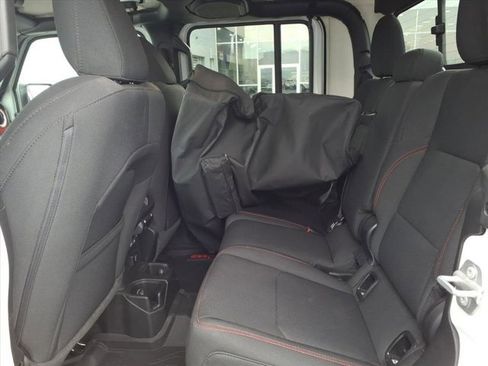 Used 2023 Jeep Gladiator Rubicon w/ Cold Weather Group image 25