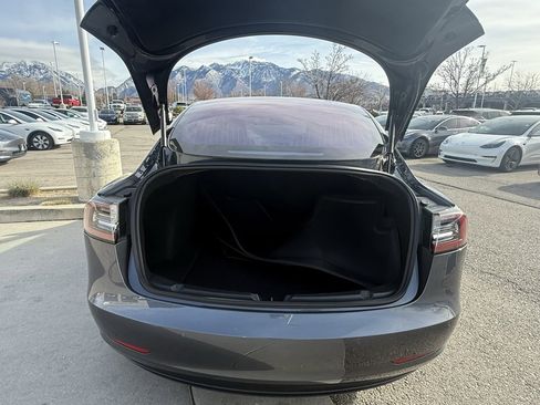 Used 2018 Tesla Model 3 Long Range image 23