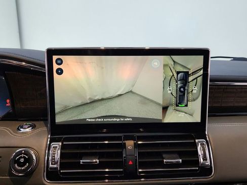 Used 2023 Lincoln Navigator L Black Label image 34