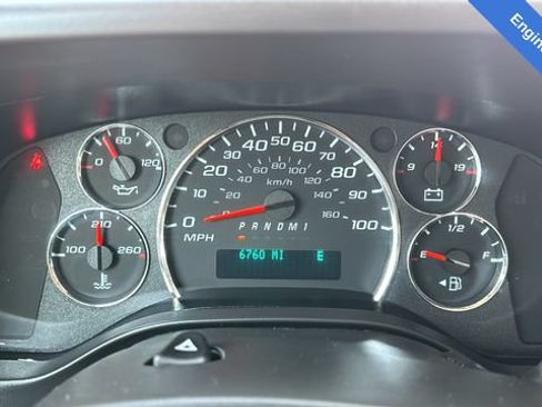 Used 2025 Chevrolet Express 2500 w/ Driver Convenience Package RWD image 13