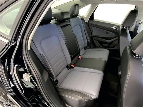 New 2026 Volkswagen Jetta SE image 10