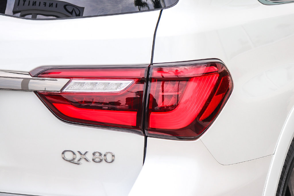 Used 2021 INFINITI QX80 Premium Select w/ All-Season Package AWD/4WD image 9