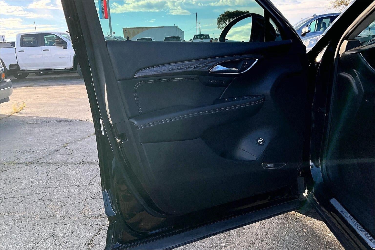 Used 2023 Buick Envision Avenir AWD/4WD image 25