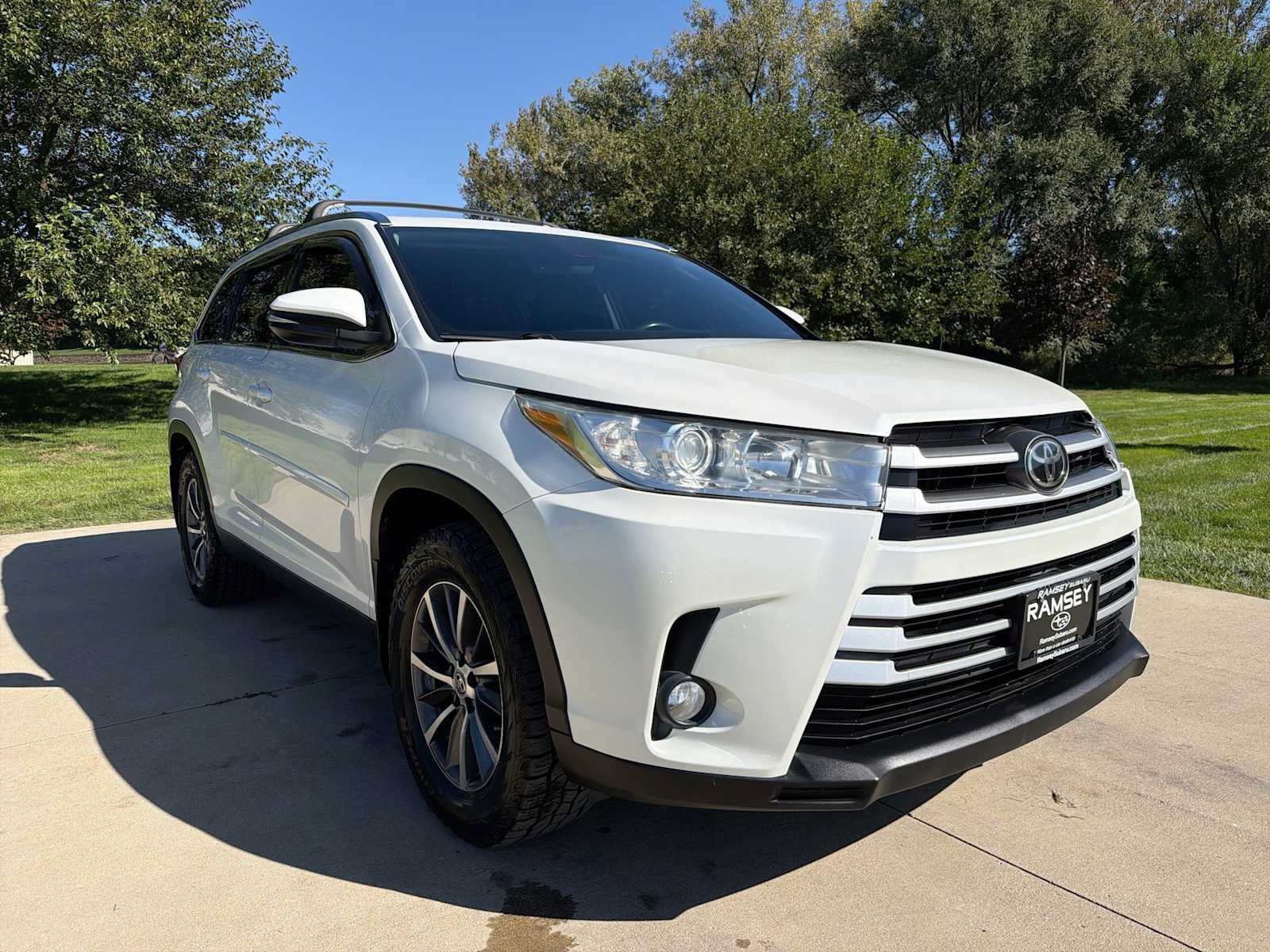 Used 2019 Toyota Highlander XLE AWD/4WD image 8