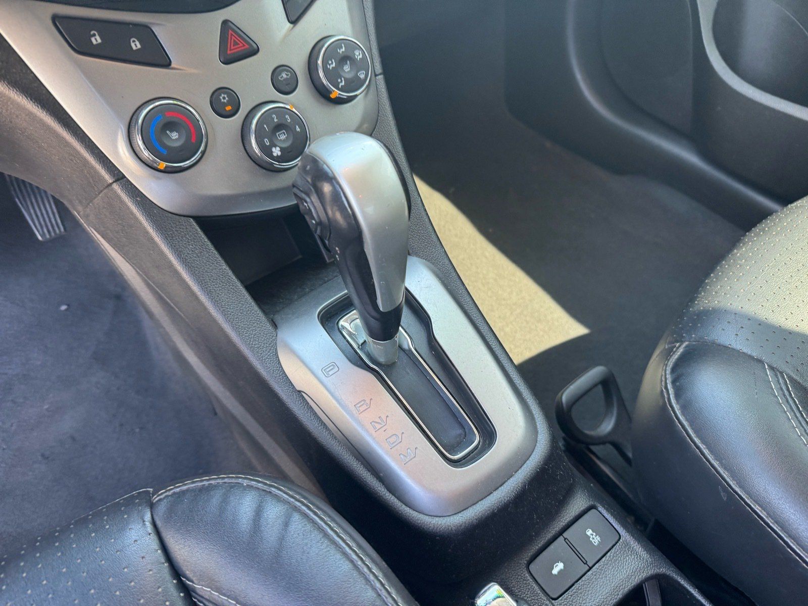 Used 2018 Chevrolet Cruze LT w/ Convenience Package FWD image 24