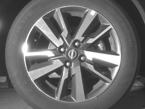 Used 2025 Nissan Versa SV FWD image 13