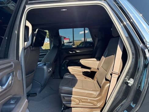 Used 2024 GMC Yukon Denali w/ Advanced Technology Package AWD/4WD image 26