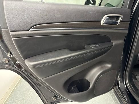 Used 2018 Jeep Grand Cherokee Limited w/ Luxury Group II AWD/4WD image 17