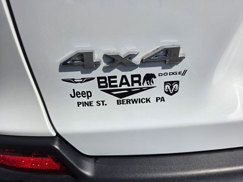 Used 2020 Jeep Cherokee Latitude w/ Cold Weather Group AWD/4WD image 23