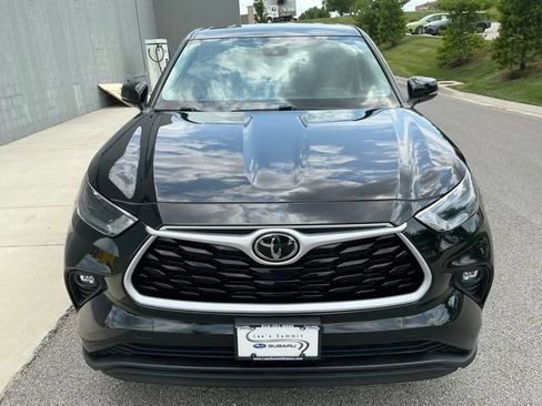 Used 2023 Toyota Highlander LE AWD/4WD image 8
