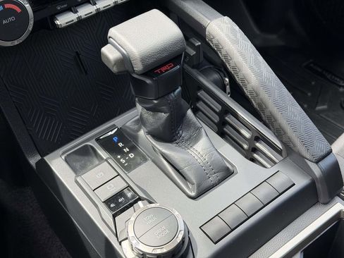 Used 2024 Toyota Tacoma TRD Sport AWD/4WD image 8