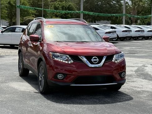Used 2016 Nissan Rogue SL w/ SL Premium Package FWD image 3