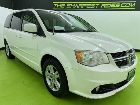 Used 2011 Dodge Grand Caravan Crew w/ Entertainment Group 1 FWD image 2