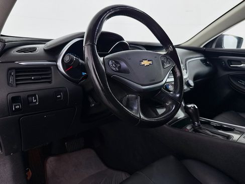 Used 2018 Chevrolet Impala LT FWD image 22