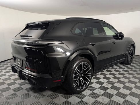 New 2026 Porsche Cayenne Turbo AWD/4WD image 7