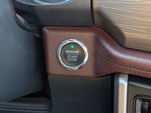 Used 2024 Ford Expedition Limited RWD image 29