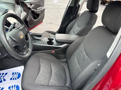 Used 2018 Chevrolet Volt LT image 19