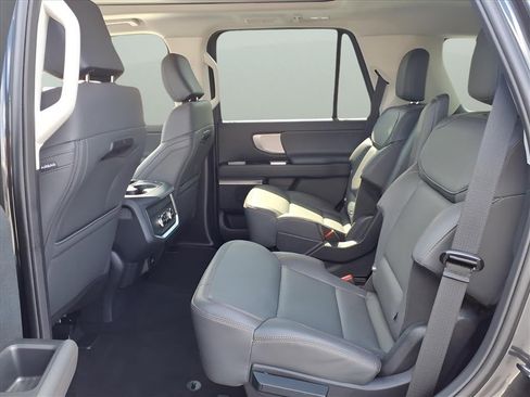 New 2025 Ford Expedition Active image 14