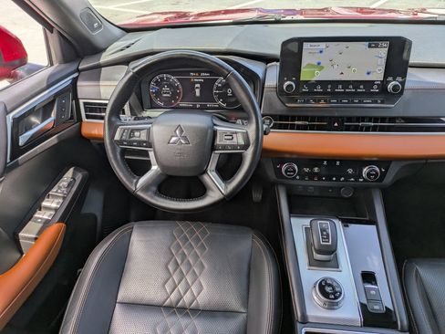Used 2024 Mitsubishi Outlander SEL AWD/4WD image 19