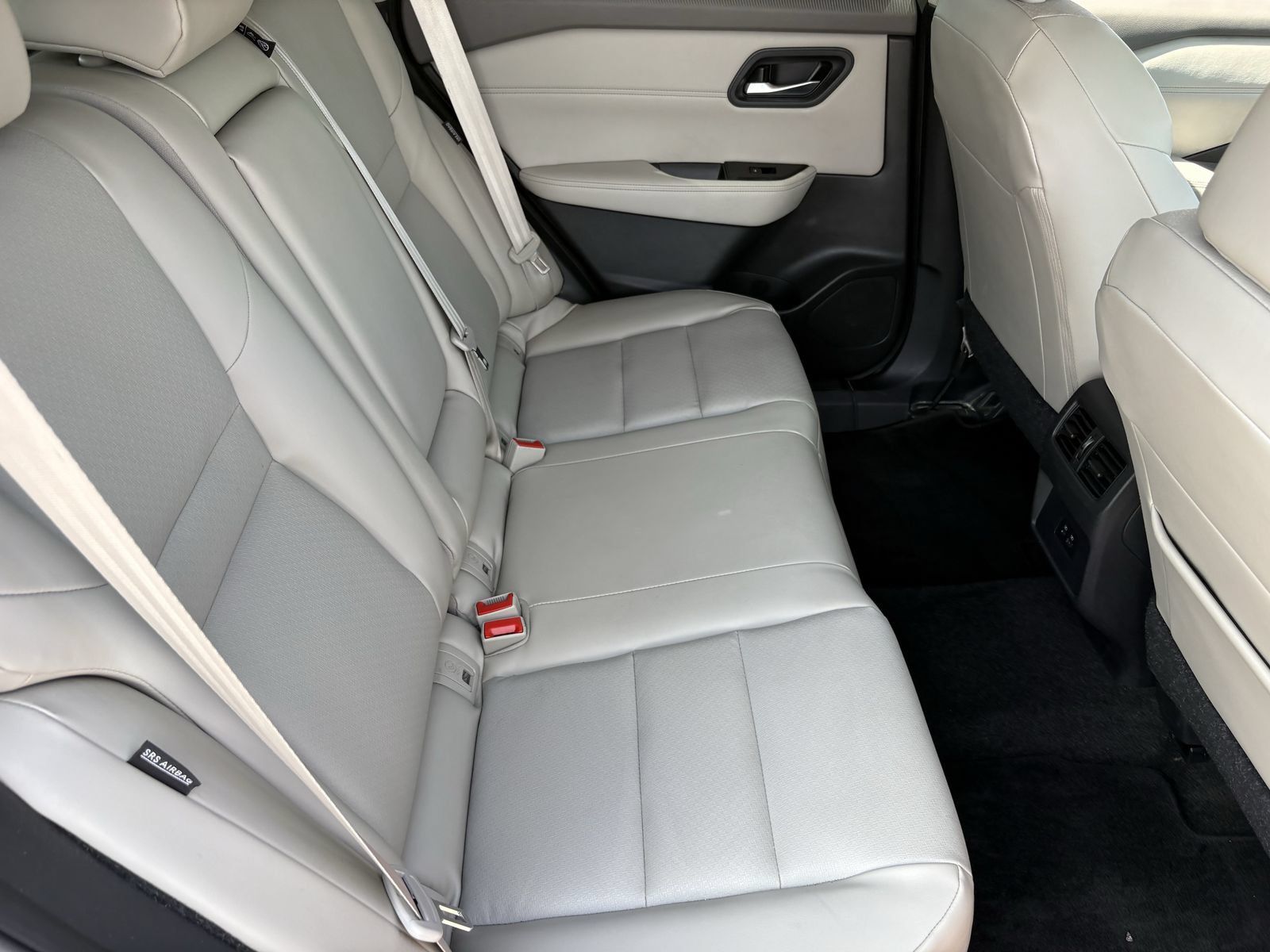 Used 2023 Nissan Rogue SV w/ SV Premium B Package FWD image 16