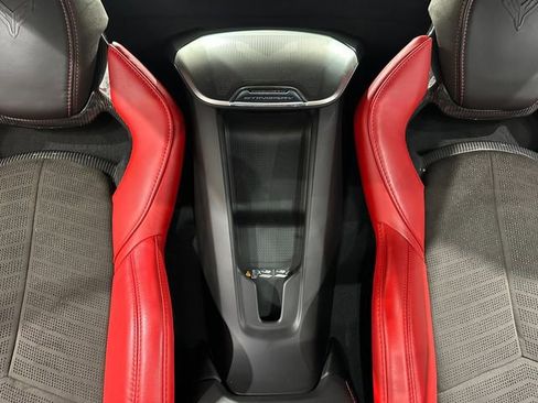 Used 2021 Chevrolet Corvette Stingray Premium Conv w/ Z51 Performance Package RWD image 32