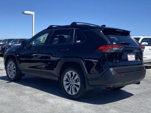 Certified 2023 Toyota RAV4 XLE Premium image 5