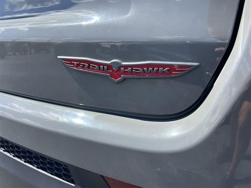 Used 2022 Jeep Compass Trailhawk image 6