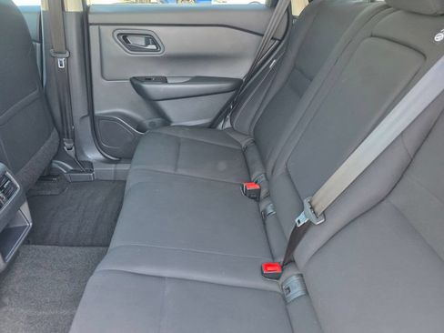 Used 2024 Nissan Rogue S FWD image 12