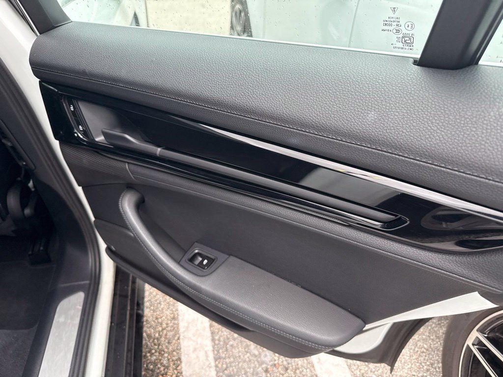 Certified 2025 Porsche Panamera RWD image 22