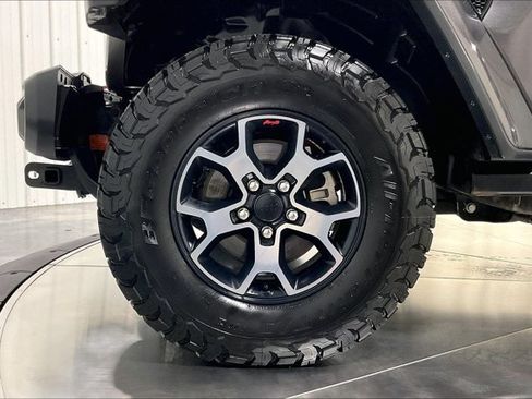 Used 2018 Jeep Wrangler Unlimited Rubicon AWD/4WD image 9