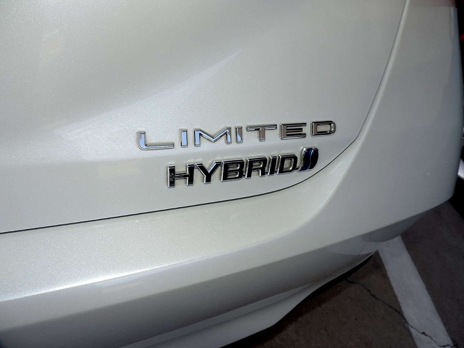 Used 2019 Toyota Avalon Limited FWD image 11