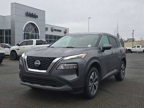 Used 2023 Nissan Rogue SV image 1