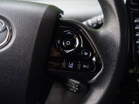 Used 2021 Toyota Prius LE FWD image 6