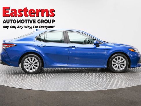 Used 2019 Toyota Camry LE image 4