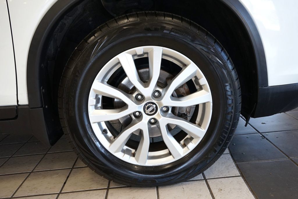 Used 2017 Nissan Rogue SV AWD/4WD image 52