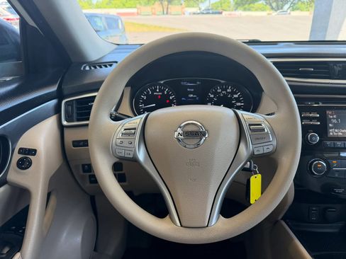 Used 2015 Nissan Rogue S FWD image 10