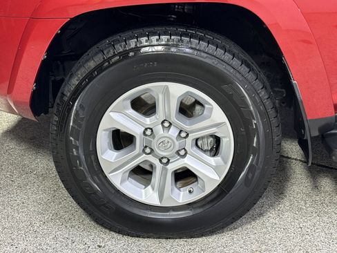 Used 2020 Toyota 4Runner SR5 Premium image 16
