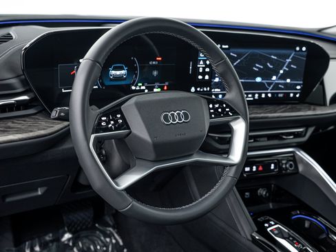 Used 2025 Audi Q5 Premium Plus w/ Premium Plus AWD/4WD image 11