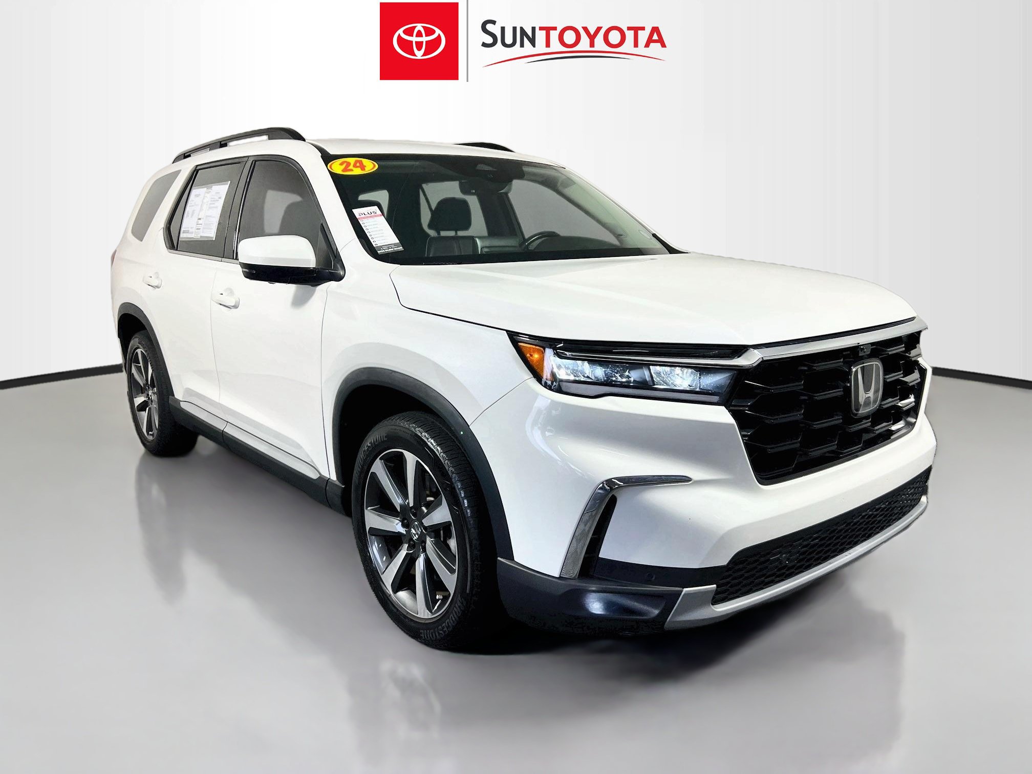 Used 2024 Honda Pilot Elite image 1