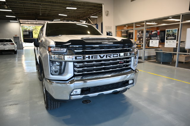 Used 2023 Chevrolet Silverado 3500 LTZ AWD/4WD image 3