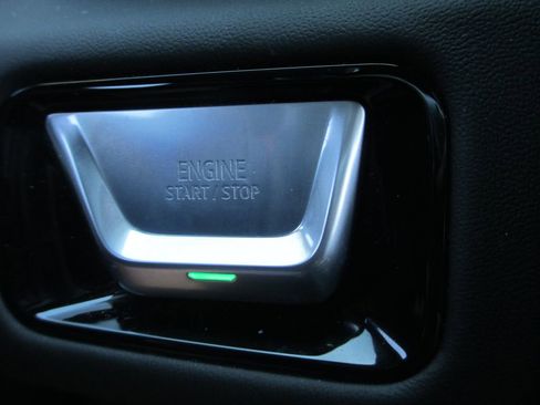 Used 2025 GMC Yukon XL AT4 Ultimate AWD/4WD image 35