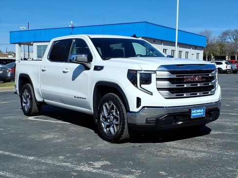 Used 2024 GMC Sierra 1500 SLE image 1